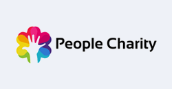 People Charity logo met kleurrijke hand en hart, symbool voor steun en Jeugdondersteuning.